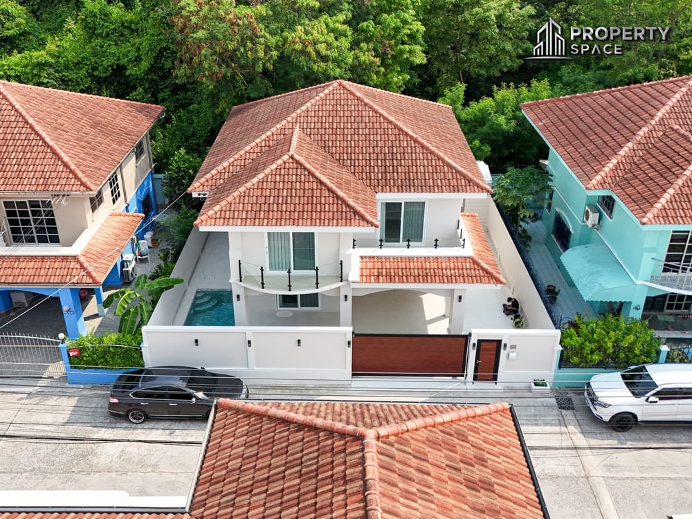 Modern 5 Bedroom Pool Villa For Sale In North Pattaya Close To Pattaya Beach Image 3
