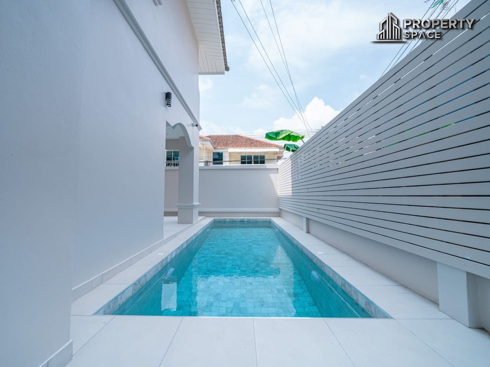 Modern 5 Bedroom Pool Villa For Sale In North Pattaya Close To Pattaya Beach Image 4