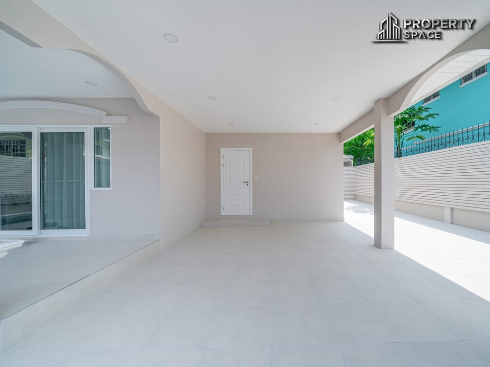 Modern 5 Bedroom Pool Villa For Sale In North Pattaya Close To Pattaya Beach Image 30