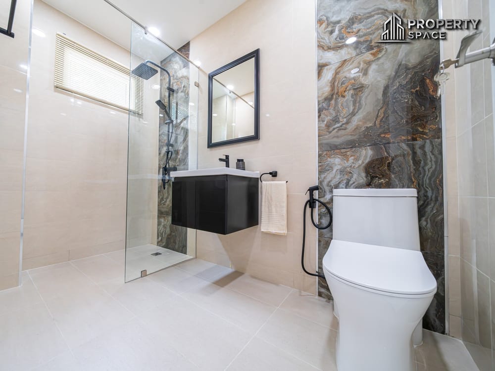 Modern 5 Bedroom Pool Villa For Sale In North Pattaya Close To Pattaya Beach Image 28