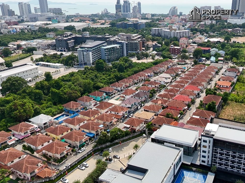 Modern 5 Bedroom Pool Villa For Sale In North Pattaya Close To Pattaya Beach Image 31