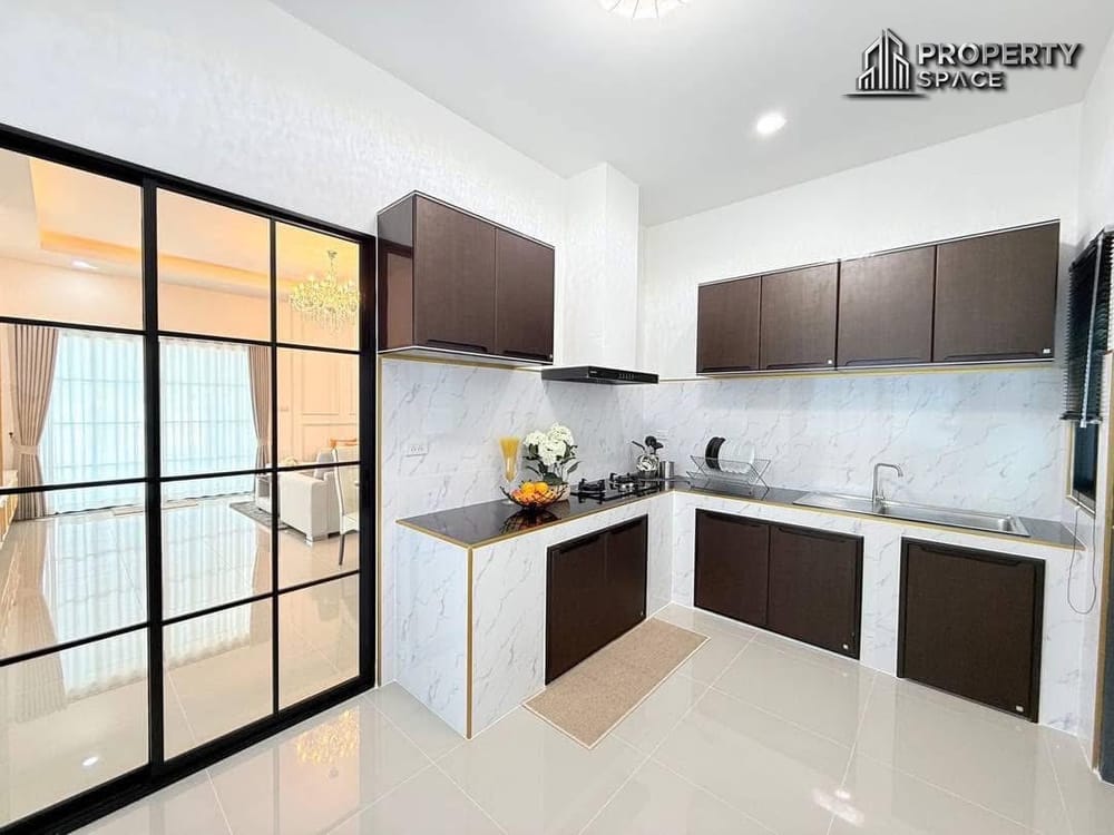 Stunning 3-Bedroom Pool Villa Near Regent International School Pattaya For Sale Image 11