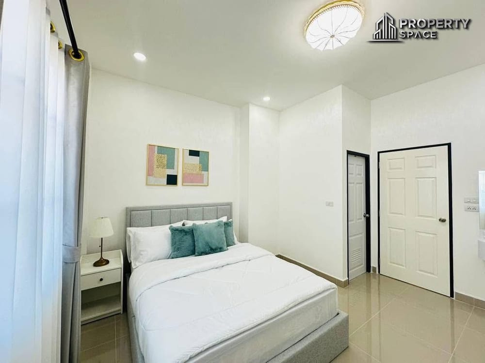 Stunning 3-Bedroom Pool Villa Near Regent International School Pattaya For Sale Image 15