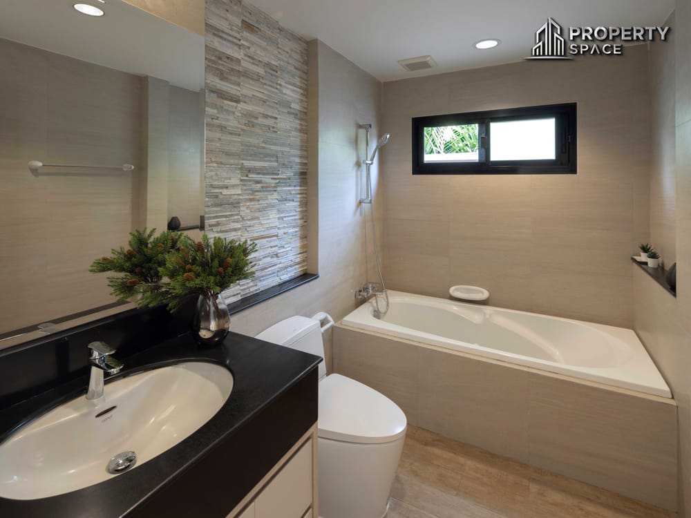 Luxurious 3 Bedroom Modern Pool Villa In Huay Yai Pattaya For Rent Image 14