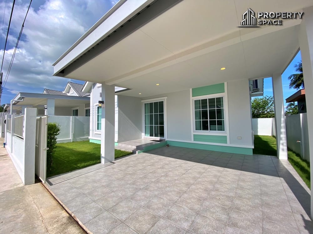 Brand New Cozy 3 Bedroom Single-Story House for Sale In East Pattaya Image 1