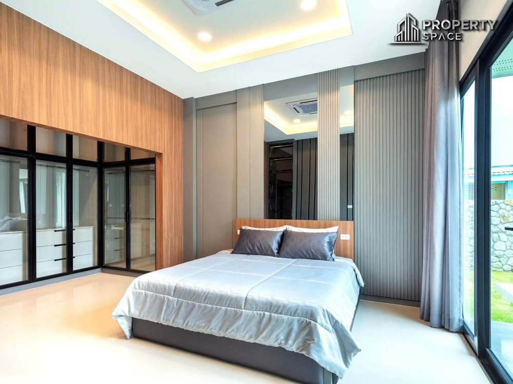Presale 3 Bedroom Modern Pool Villa In Huai Yai Pattaya For Sale Image 9