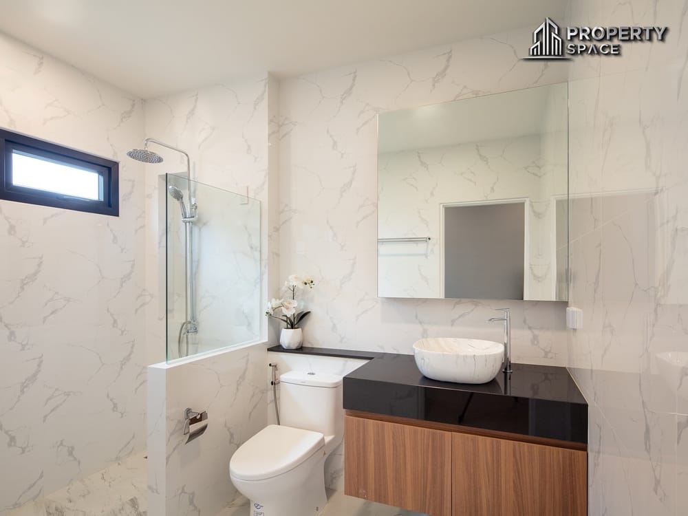 Presale 3 Bedroom Modern Pool Villa In Huai Yai Pattaya For Sale Image 10