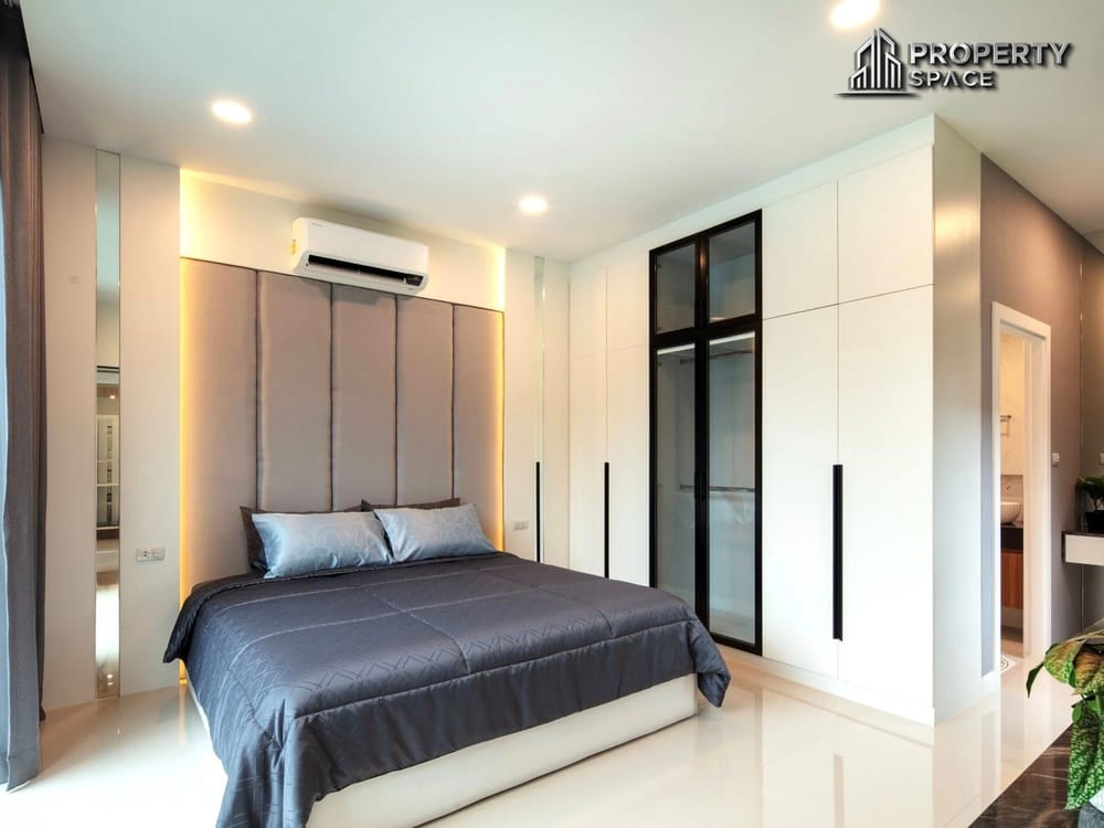 Presale 3 Bedroom Modern Pool Villa In Huai Yai Pattaya For Sale Image 13