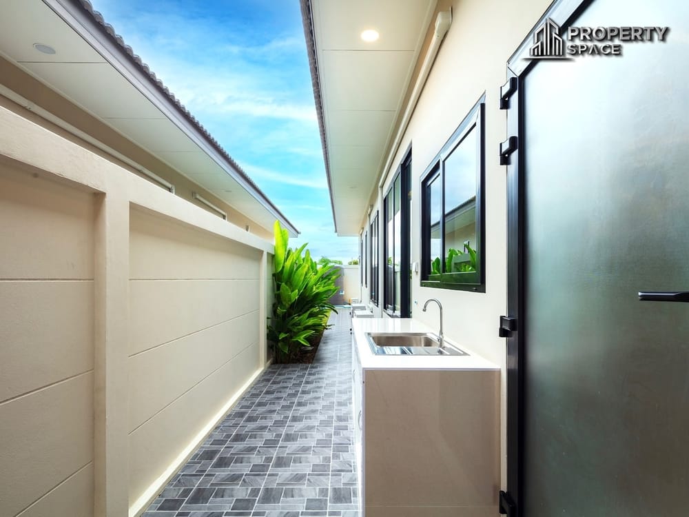 Presale 3 Bedroom Modern Pool Villa In Huai Yai Pattaya For Sale Image 15