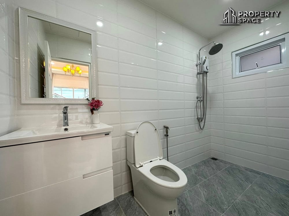 Modern 3 Bedrooms Renovated Pool Villa In East Pattaya For Sale Image 24