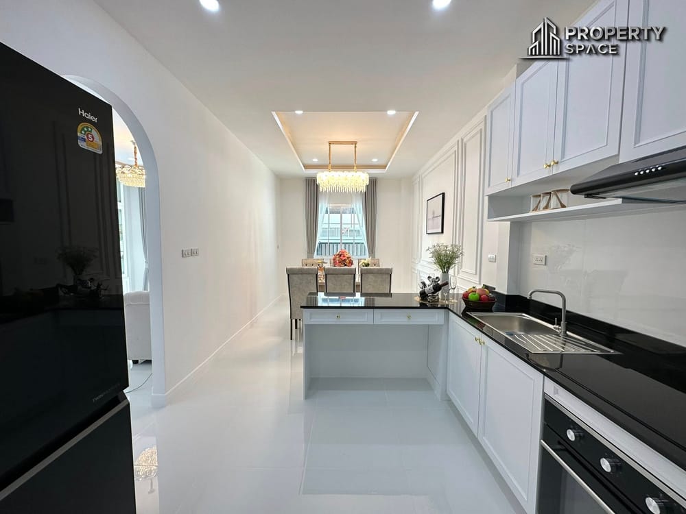 Modern 3 Bedrooms Renovated Pool Villa In East Pattaya For Sale Image 17