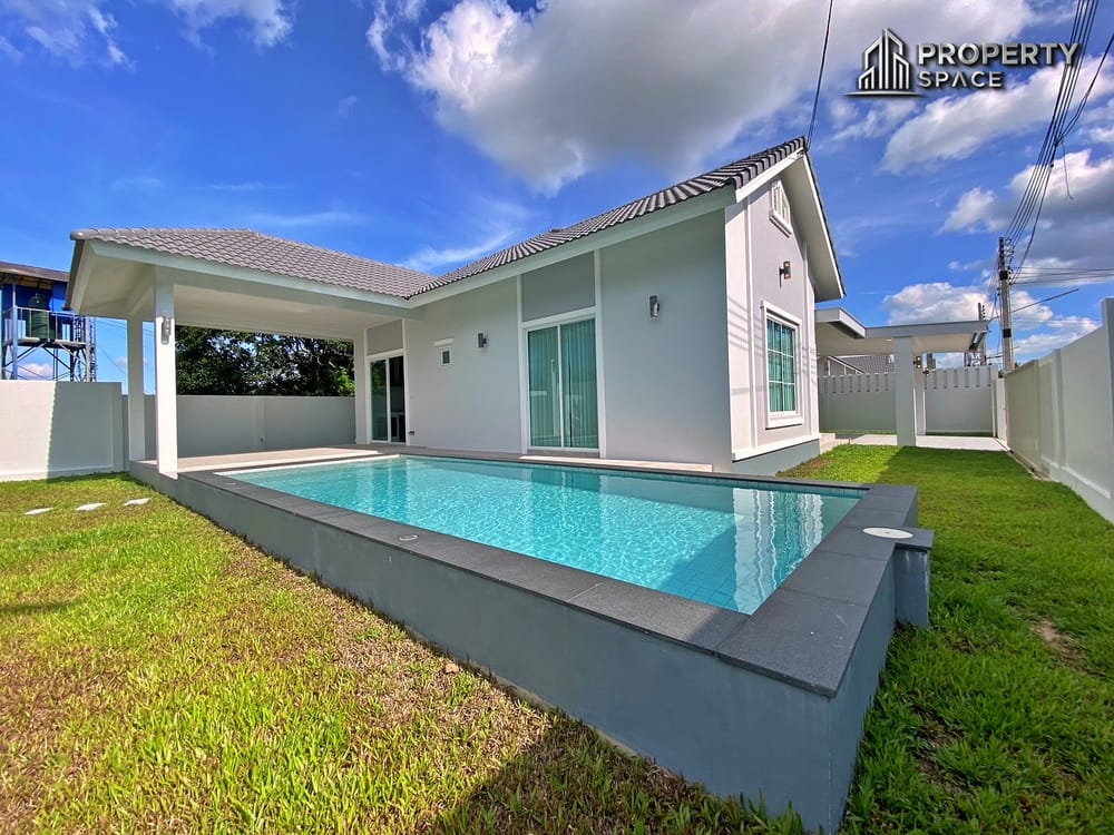 3 Bedroom Modern Single-Story Pool Villa in East Pattaya For Sale  Image 1