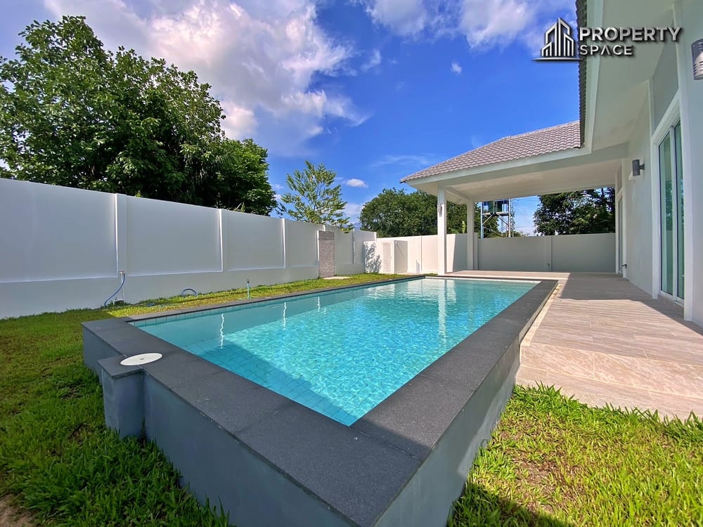 3 Bedroom Modern Single-Story Pool Villa in East Pattaya For Sale  Image 3