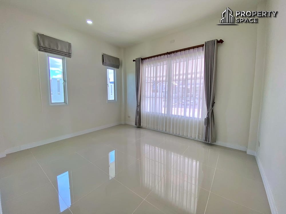 3 Bedroom Modern Single-Story Pool Villa in East Pattaya For Sale  Image 17