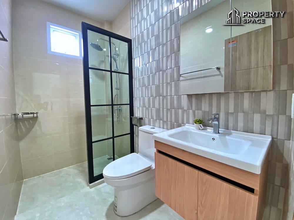 3 Bedroom Modern Single-Story Pool Villa in East Pattaya For Sale  Image 18