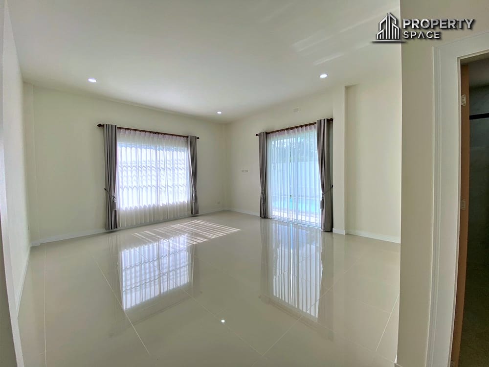 3 Bedroom Modern Single-Story Pool Villa in East Pattaya For Sale  Image 13