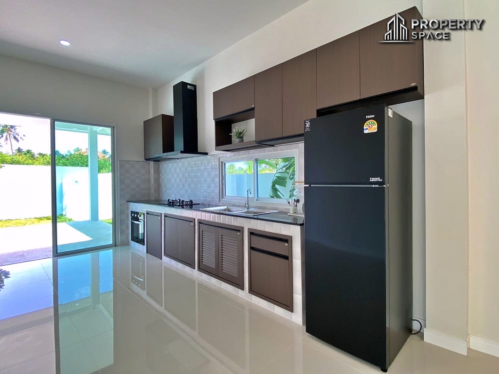 3 Bedroom Modern Single-Story Pool Villa in East Pattaya For Sale  Image 10