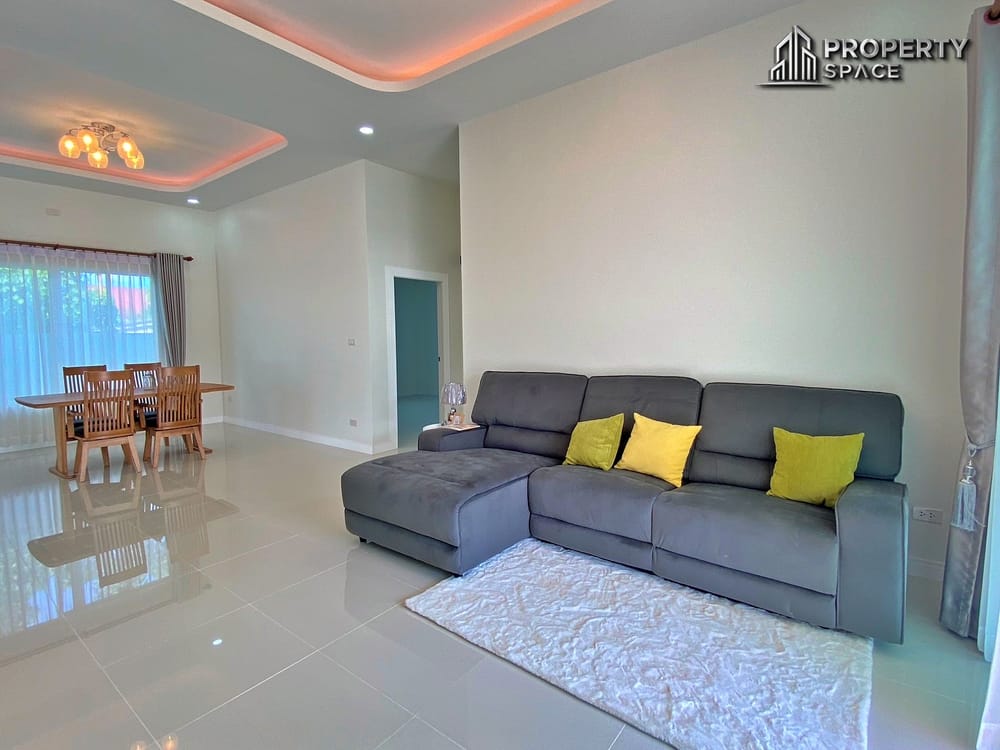 3 Bedroom Modern Single-Story Pool Villa in East Pattaya For Sale  Image 6