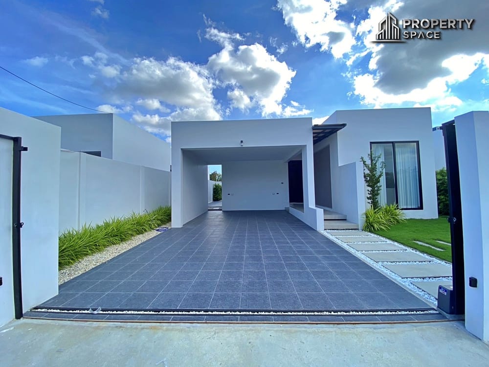 Brand New Modern 3 Bedroom Pool Villa In Mabprachan Pattaya For Sale Image 1