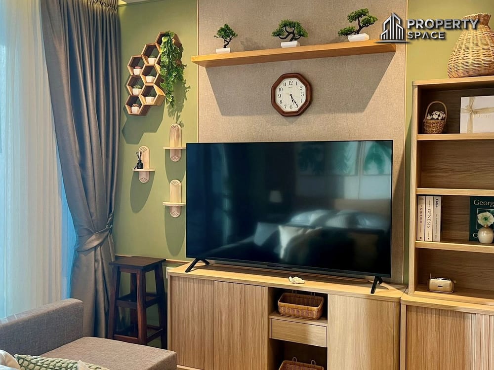 Luxurious Beachfront Sea View 1-Bedroom In Arom Wongamat Condo For Rent Image 6