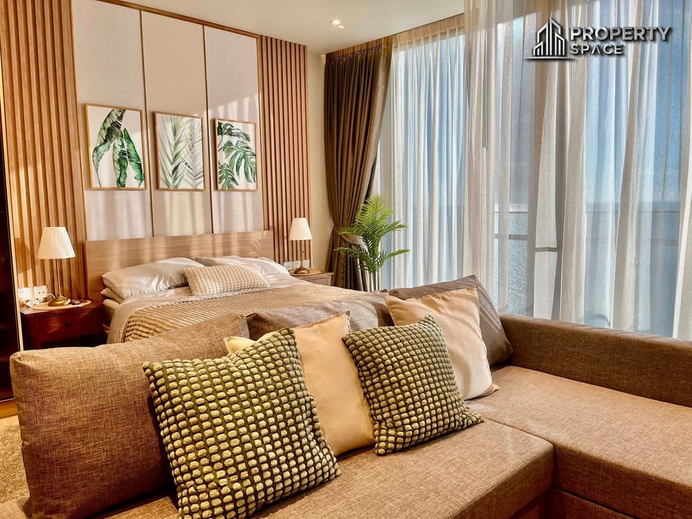 Luxurious Beachfront Sea View 1-Bedroom In Arom Wongamat Condo For Rent Image 4