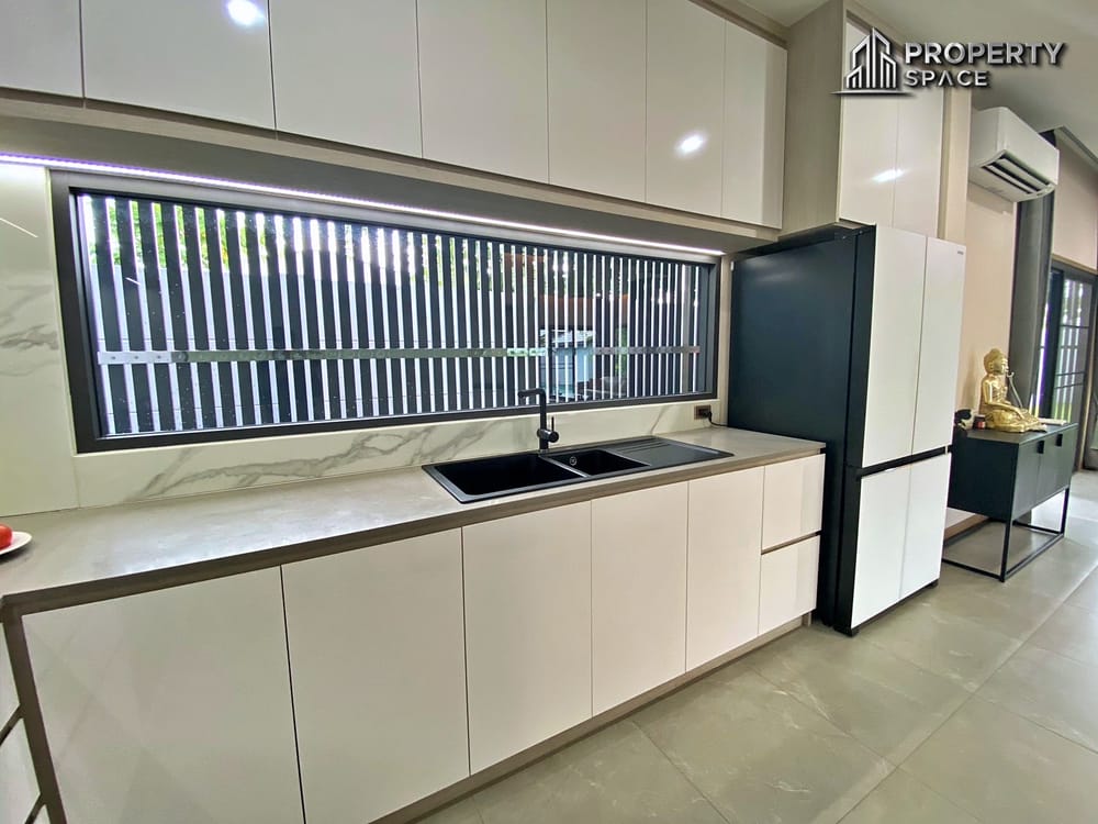 Modern Spacious 2 Bedroom Pool Villa in Huai Yai  Baan Pattaya 6 For Sale Image 11