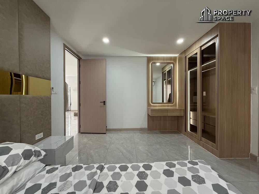 5 Bedroom Modern Luxury Pool Villa Close To Jomtien Beach For Rent Image 10