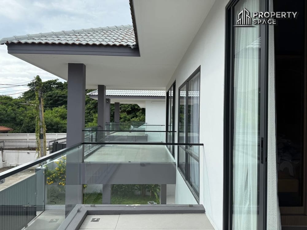 5 Bedroom Modern Luxury Pool Villa Close To Jomtien Beach For Rent Image 21