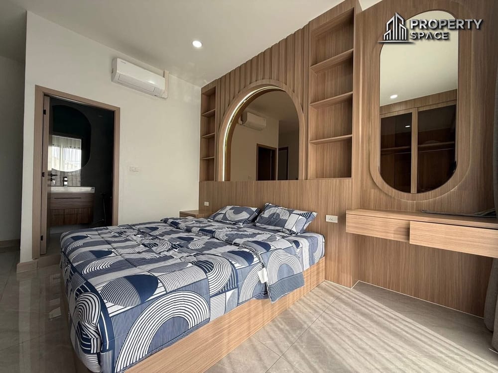 5 Bedroom Modern Luxury Pool Villa Close To Jomtien Beach For Rent Image 12