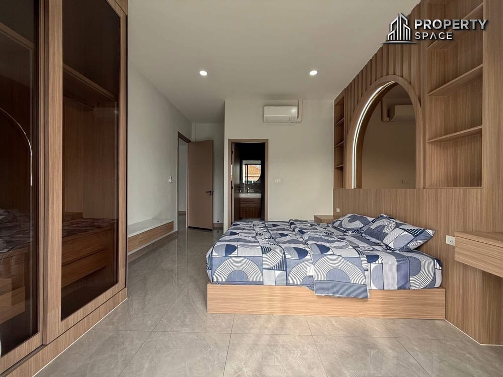 5 Bedroom Modern Luxury Pool Villa Close To Jomtien Beach For Rent Image 15