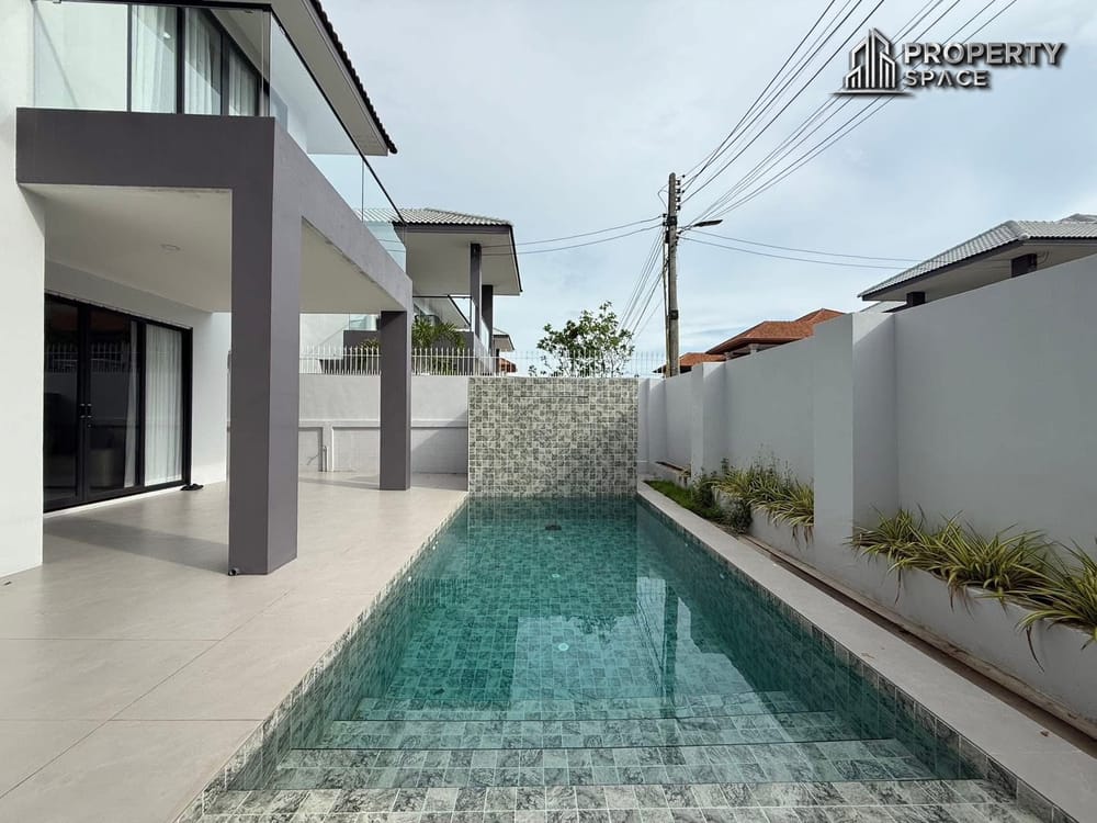 5 Bedroom Modern Luxury Pool Villa Close To Jomtien Beach For Rent Image 3