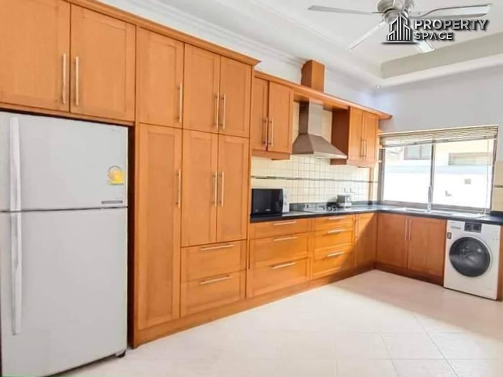 Quick Sale! 3-Bedroom Single Story Pool Villa With Tenant in Jomtien For Sale Image 4