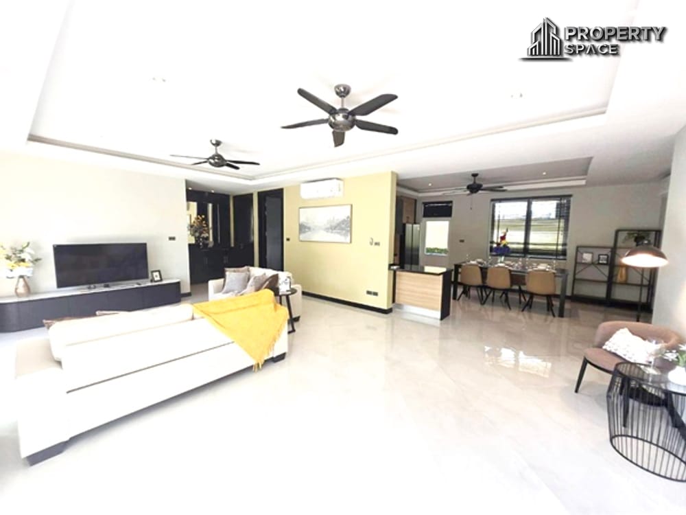 Fully Furnished Modern 4-Bedroom En-suite Pool Villa in East Pattaya for Sale And Rent  Image 6