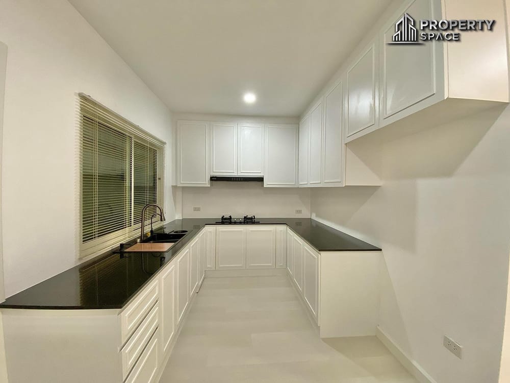 Brand New 4 Bedroom Detached House In East Pattaya Near Jomtien Beach For Sale  Image 13