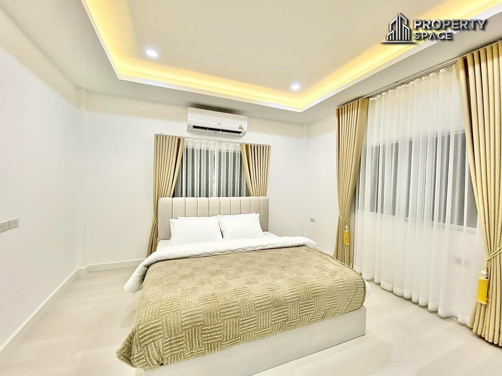 Brand New 4 Bedroom Detached House In East Pattaya Near Jomtien Beach For Sale  Image 31