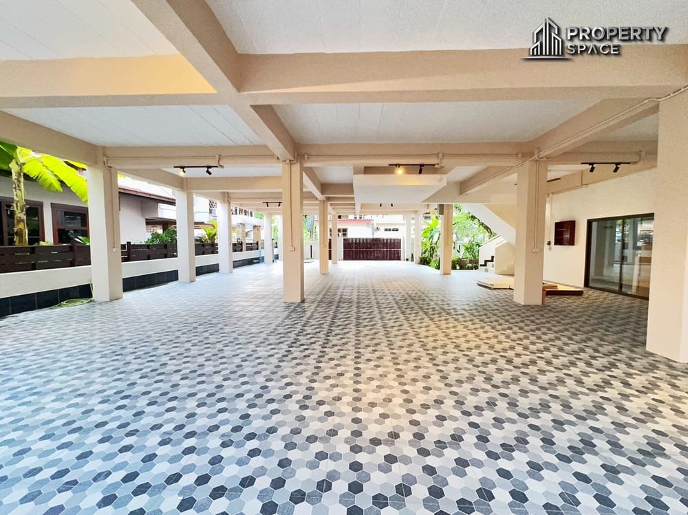 Fully Furnished Private House 3-Bedroom Pet Friendly in Naklua-Wongamat for Rent Image 12
