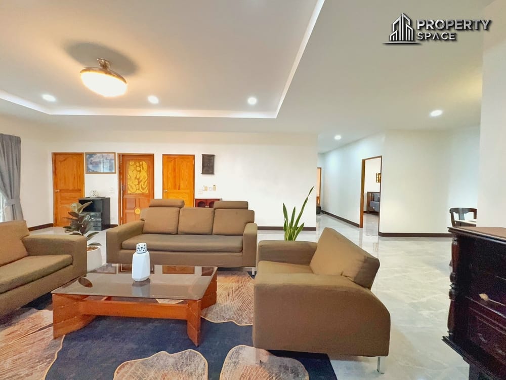 Fully Furnished Private House 3-Bedroom Pet Friendly in Naklua-Wongamat for Rent Image 4