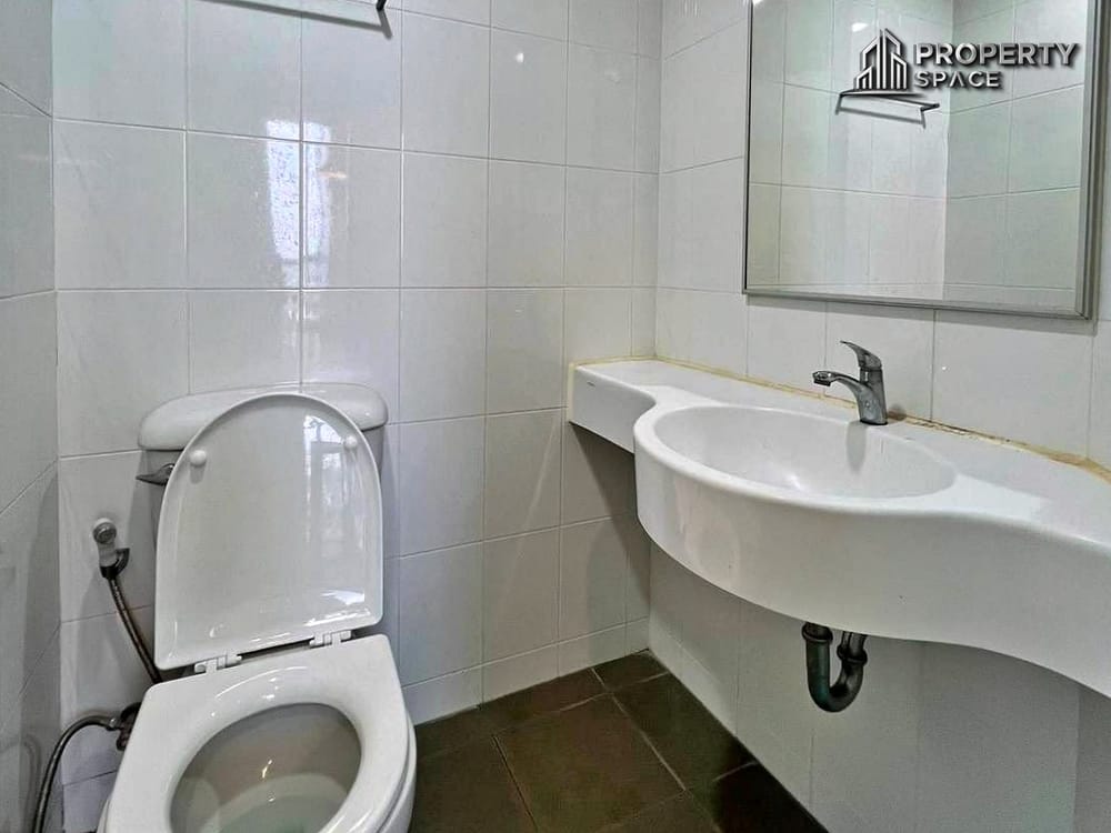 Modern 1 Bedroom Condo In Lumpini Condotown North Pattaya For Sale Image 10