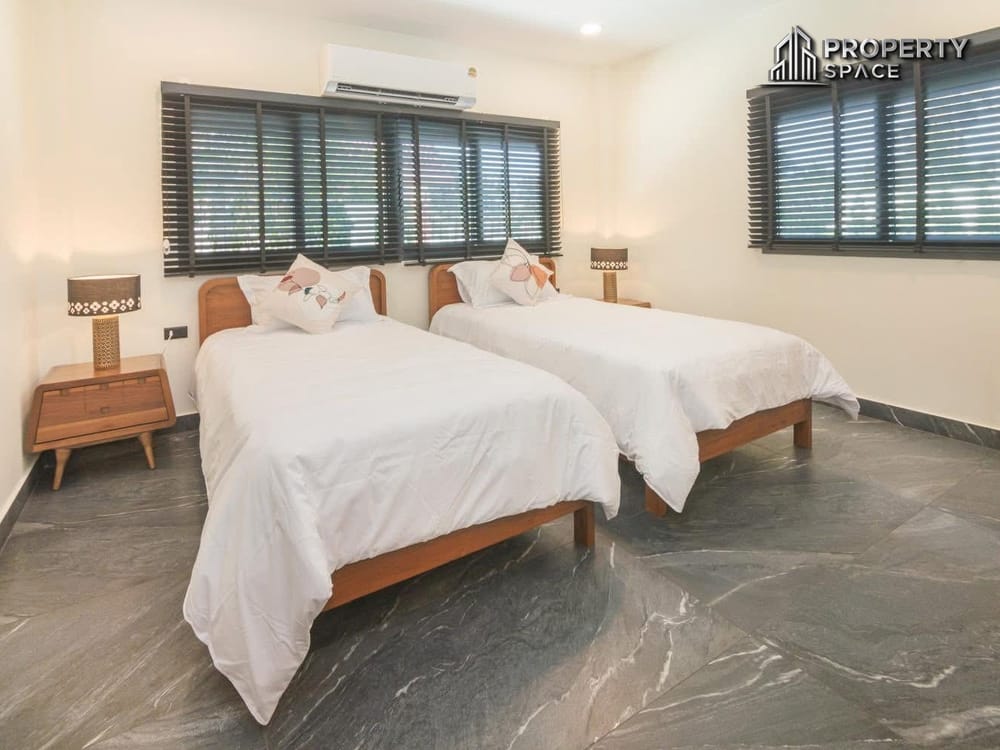 Luxury Newly Built Pool Villa 4 Bedroom In Mabprachan Lake Pattaya For Sale Image 11