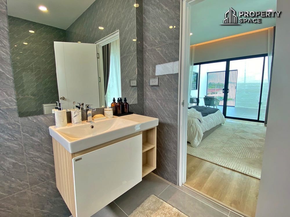 Luxury Modern 4 Bedroom Pool Villa in Huay Yai Pattaya for Sale Image 24