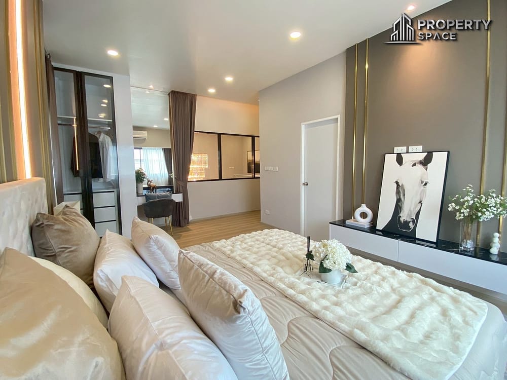 Luxury Modern 4 Bedroom Pool Villa in Huay Yai Pattaya for Sale Image 29