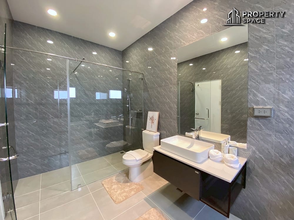 Luxury Modern 4 Bedroom Pool Villa in Huay Yai Pattaya for Sale Image 31