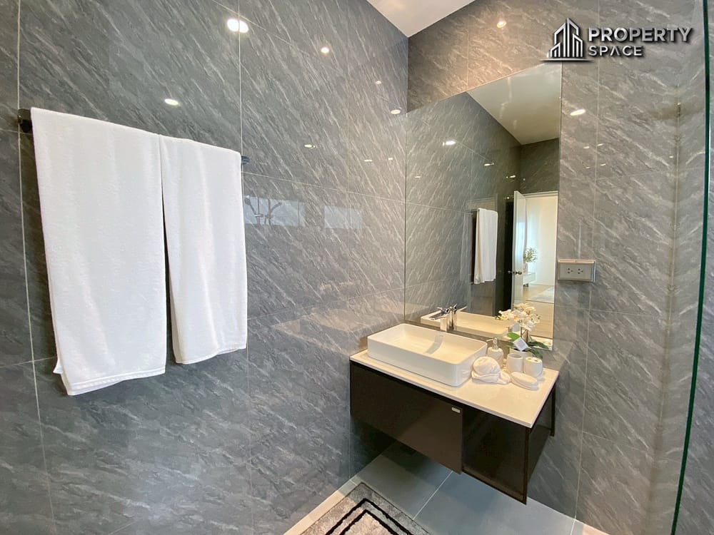 Luxury Modern 4 Bedroom Pool Villa in Huay Yai Pattaya for Sale Image 35