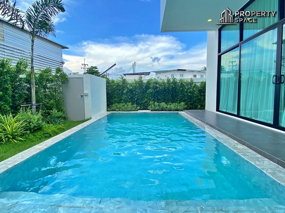 Luxury Modern 4 Bedroom Pool Villa in Huay Yai Pattaya for Sale Image 4