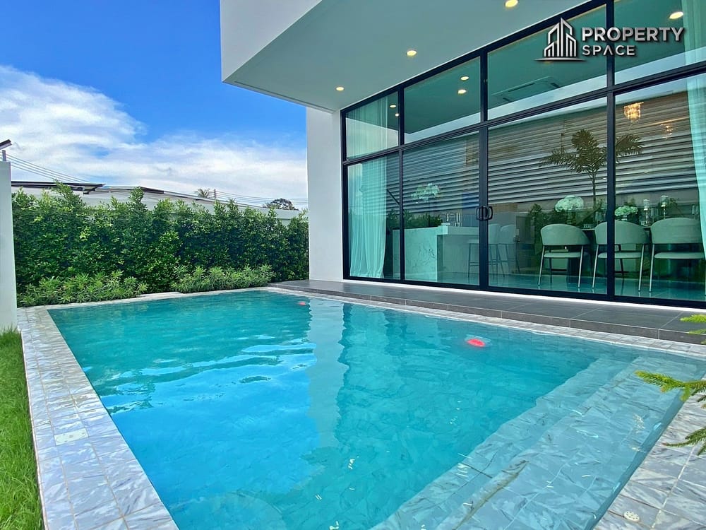 Luxury Modern 4 Bedroom Pool Villa in Huay Yai Pattaya for Sale Image 5