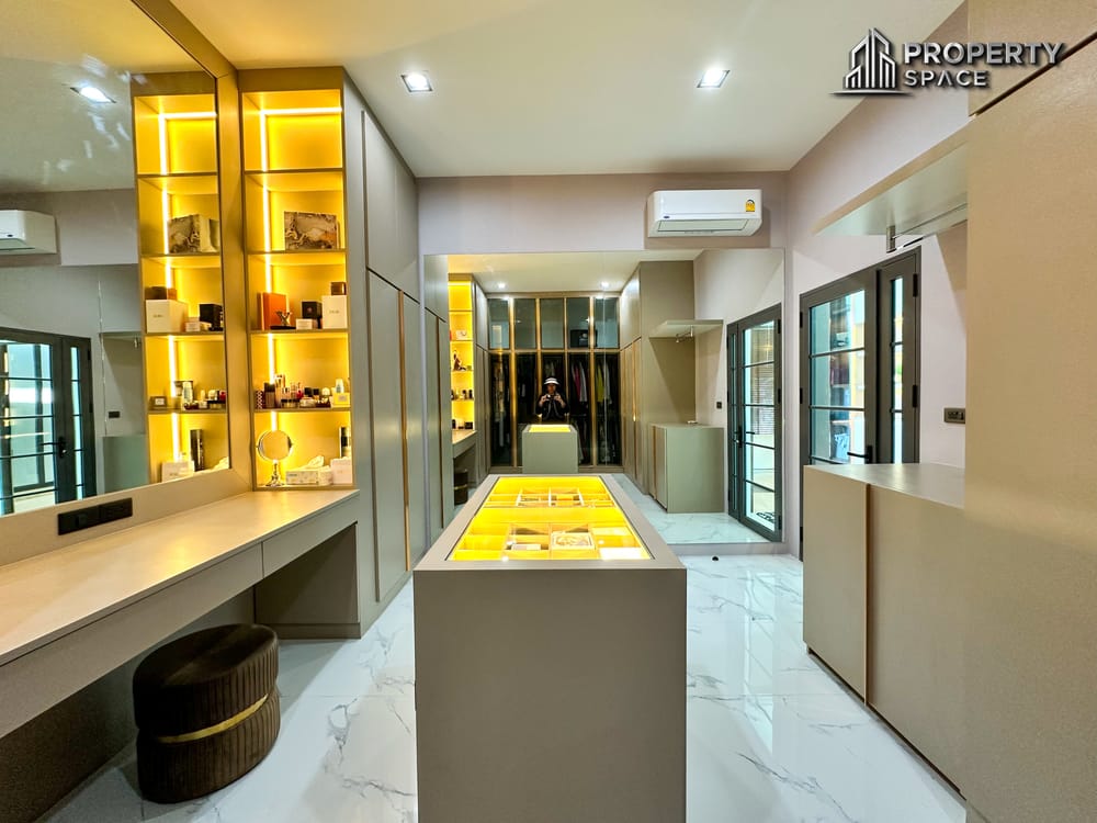 Luxurious Modern Pool Villa 4-Bedroom In Mabprachan Lake Pattaya For Sale Image 29