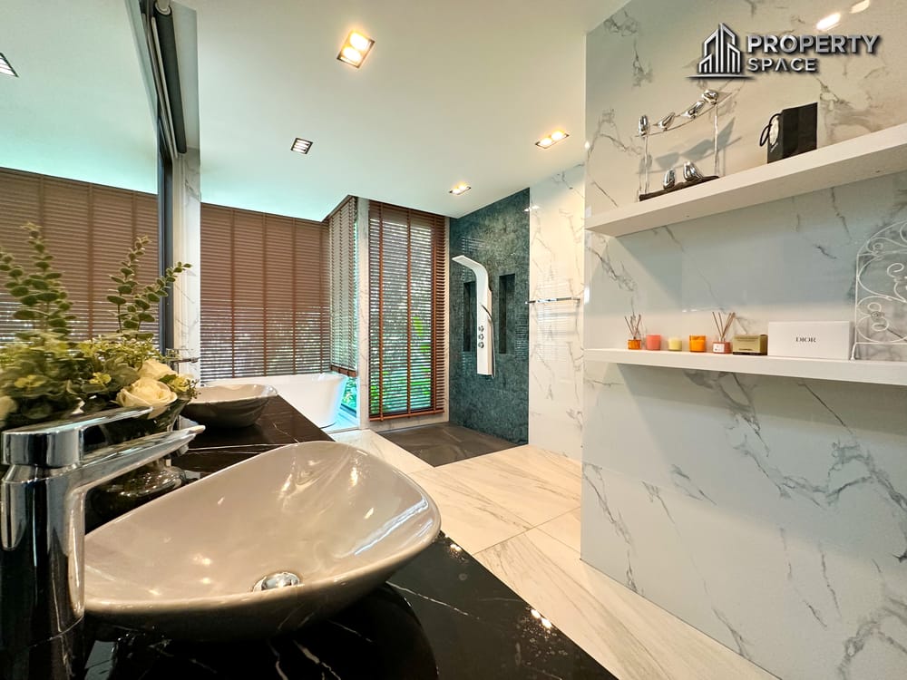 Luxurious Modern Pool Villa 4-Bedroom In Mabprachan Lake Pattaya For Sale Image 33