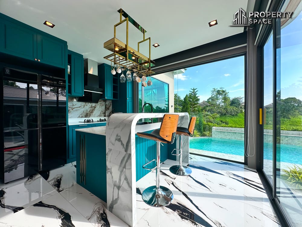 Luxurious Modern Pool Villa 4-Bedroom In Mabprachan Lake Pattaya For Sale Image 19