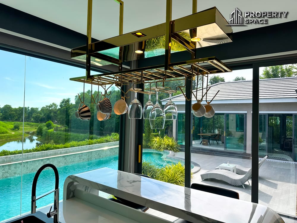 Luxurious Modern Pool Villa 4-Bedroom In Mabprachan Lake Pattaya For Sale Image 22