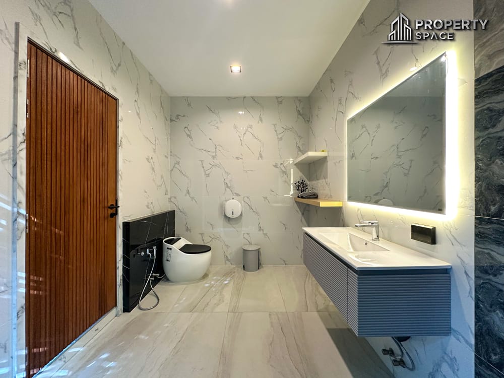 Luxurious Modern Pool Villa 4-Bedroom In Mabprachan Lake Pattaya For Sale Image 37